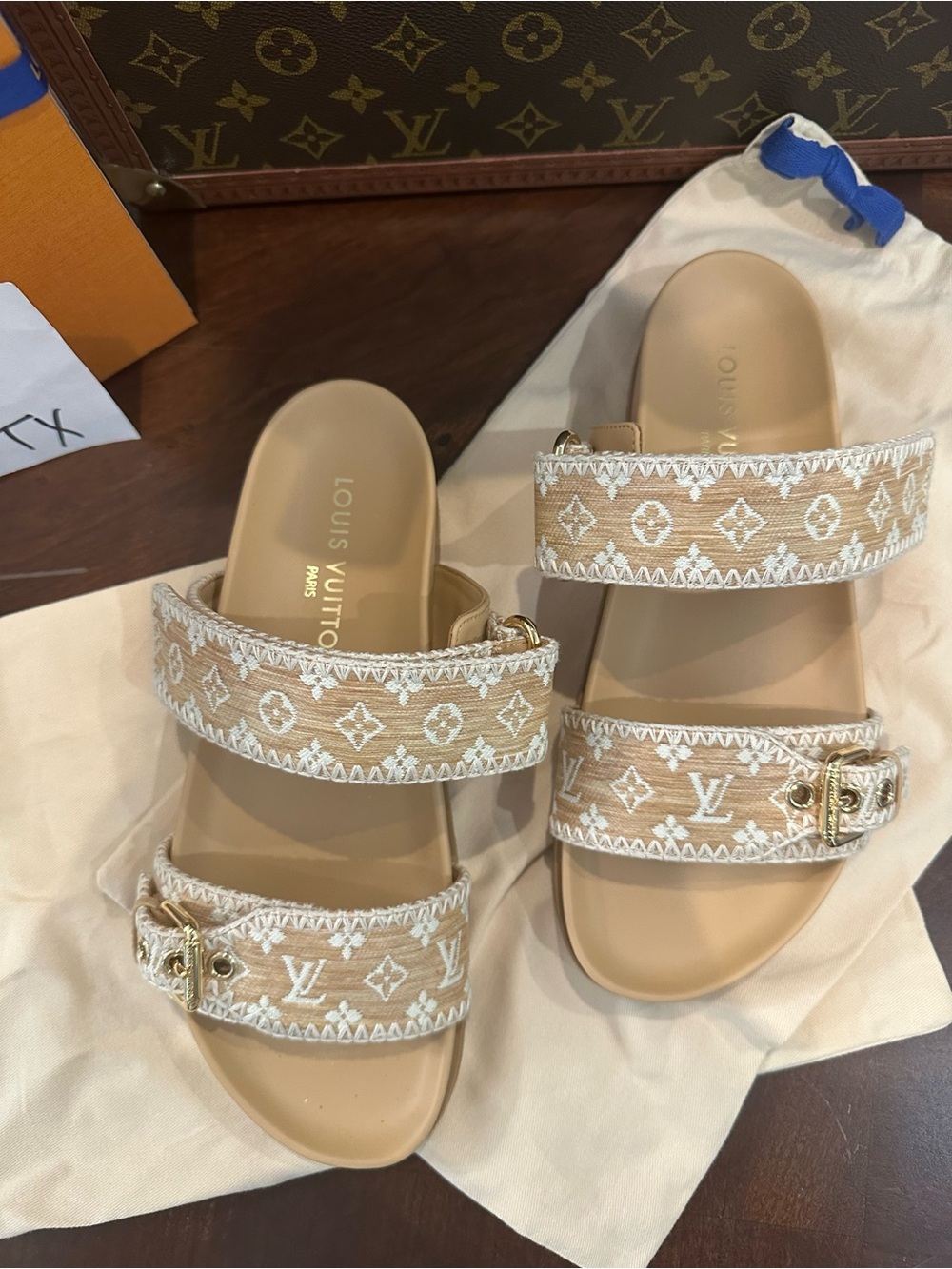 Louis Vuitton New Bom Dia Flat Comfort Mule 1AHLUD Size 38.5 Sandals - Picture 2 of 9